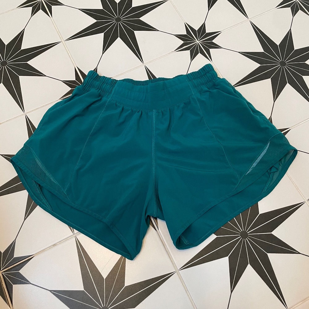 Lululemon Hotty Hot Low-Rise Lined Shorts